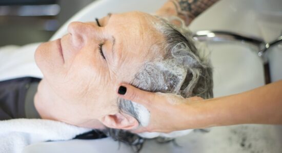Bicarbonato o aceto per lavare i capelli