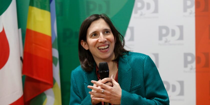 Chi è e quanto guadagna Elly Schlein