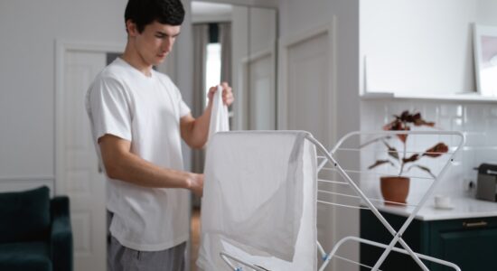 Cosa succede se si lava il bucato con l'aceto