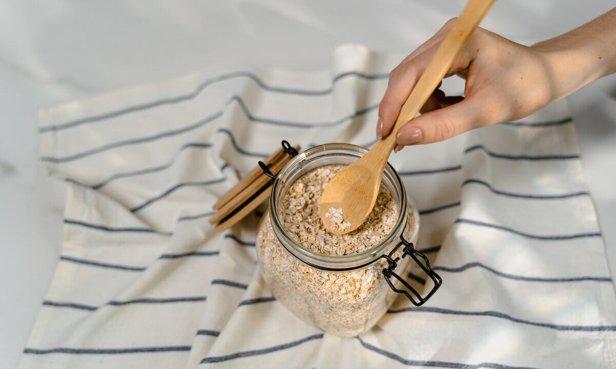 La farina d’avena è emolliente e lenitiva