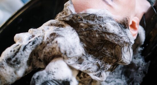 Quale scegliere fra shampoo solido e liquido