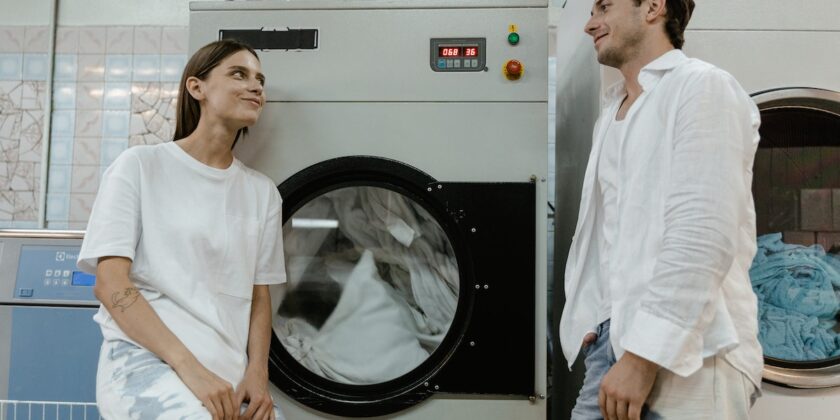 Quante volte a settimana lavare pigiama, jeans e maglioni