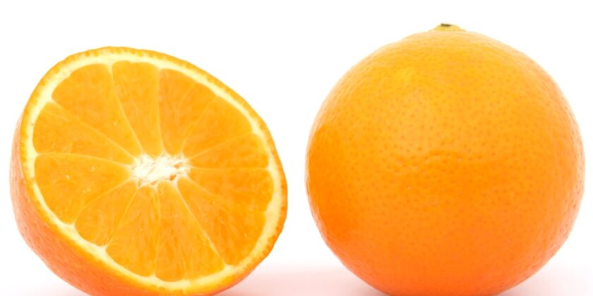 Servono 2 arance e pochi ingredienti per questo dolce di Carnevale
