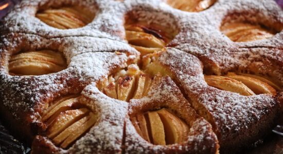 Torta di mele sempre morbida e succosa con questi piccoli accorgimenti