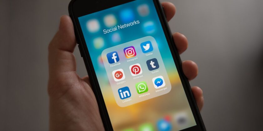 Trucchi che spaccano sui social network per trovare subito un lavoro