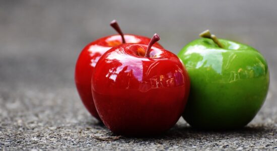 Uniamo la mela ad altri semplici ingredienti