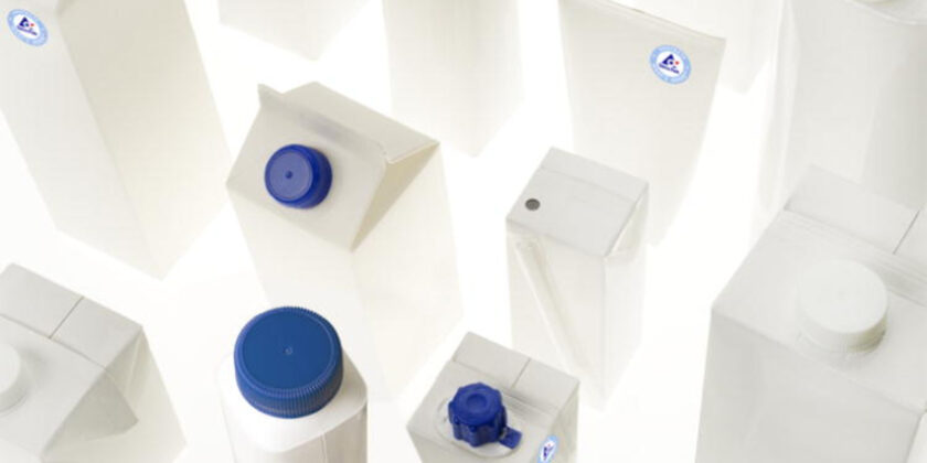Come versare i succhi e il latte dal Tetra Pak?