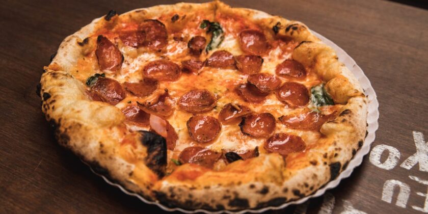 Come realizzare un perfetto cornicione per la pizza