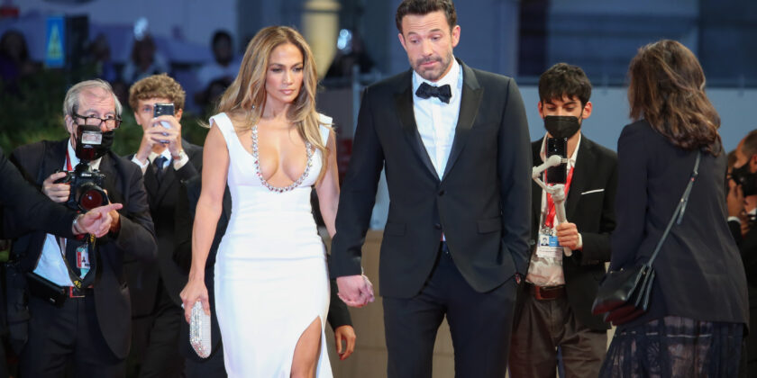 3 migliori jeans e pantaloni che ti fanno il lato B come JLo