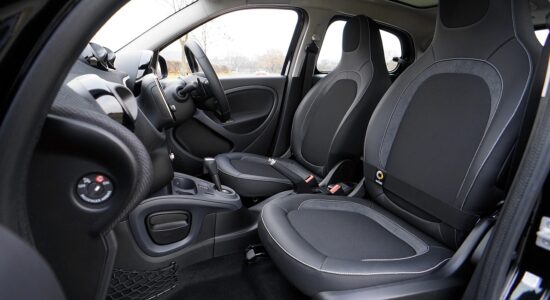A cosa servono le maniglie all’interno dell’auto