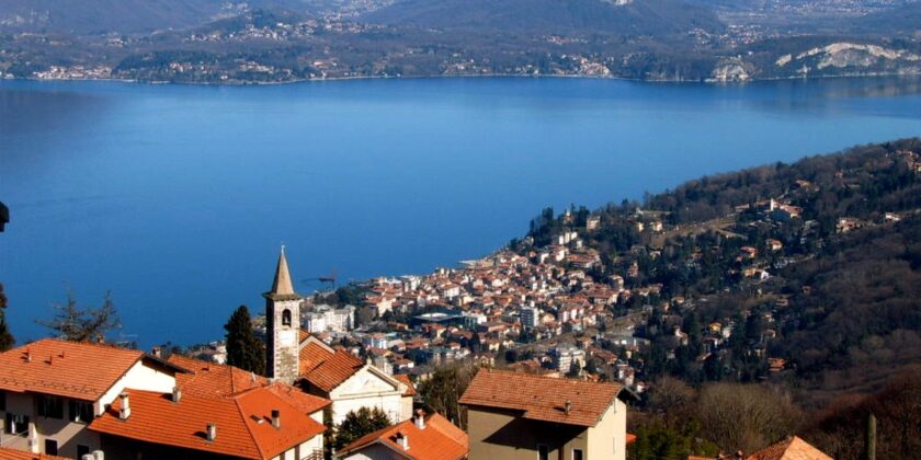 A un’ora da Milano, case con vista lago