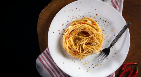 Gli spaghetti aglio olio e peperoncino non ti soddisfano, ma questo ingrediente li renderà divini