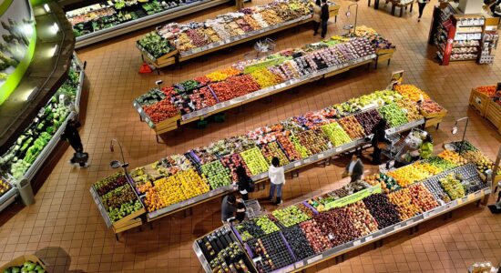 I 5 migliori frutti e verdure di aprile per combattere il colesterolo alto