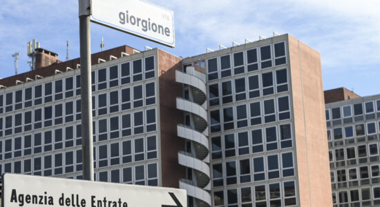 L’Agenzia delle Entrate mette in guardia da false comunicazioni