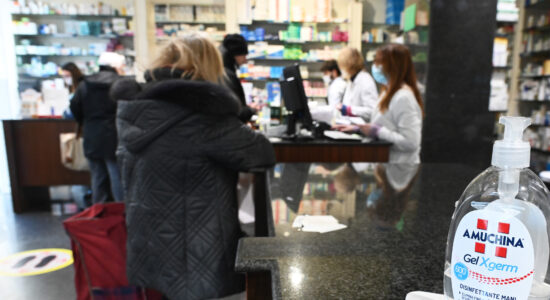 La classifica dei 10 farmaci che dovremmo avere sempre in casa