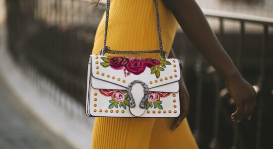 Lasciati stupire dalla borsa più alla moda