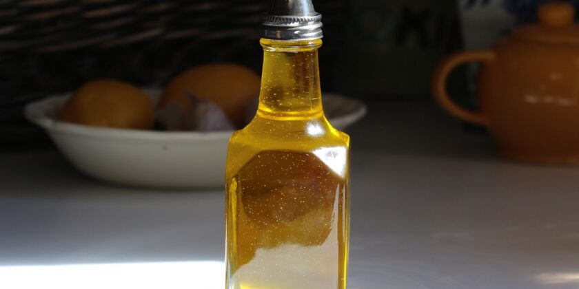 Occhio al particolare per l'olio di oliva servito al ristorante
