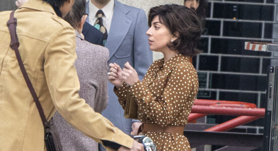 Oscar 2023, il red carpet non è più rosso