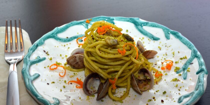 Pulire le vongole in tempi record col trucco dei pescatori