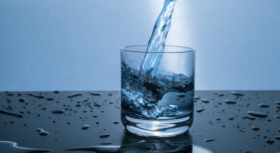Questa è l’acqua migliore per abbassare il colesterolo cattivo