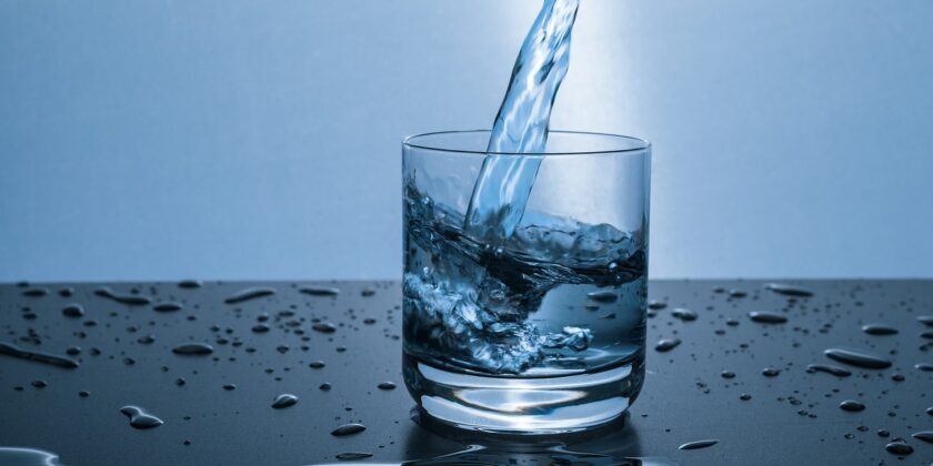Questa è l’acqua migliore per abbassare il colesterolo cattivo