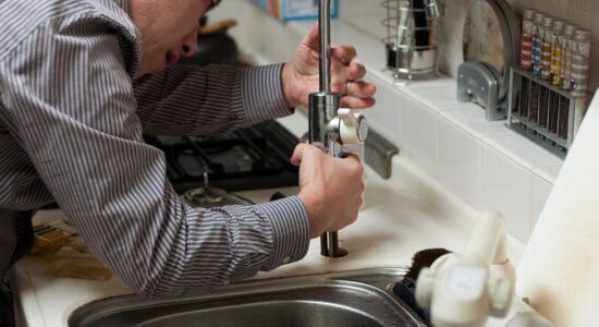 Si offre un lavoro con contratto a tempo indeterminato