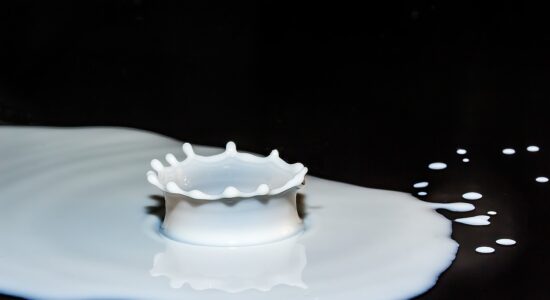 Tappo del latte, buttare la linguetta è un grande errore