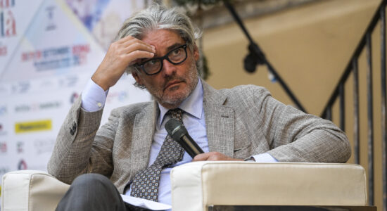Un pungente Paolo Del Debbio a Dritto e Rovescio