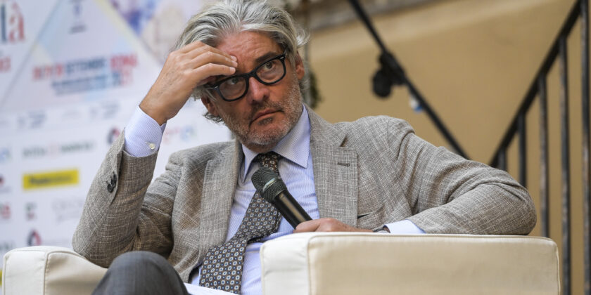 Un pungente Paolo Del Debbio a Dritto e Rovescio
