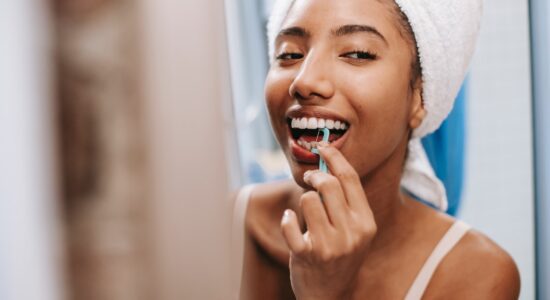 Usare il filo interdentale per fare tante altre cose