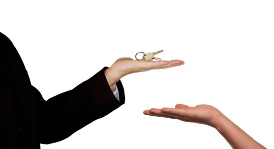 Vendere o affittare una casa ricevuta in eredità