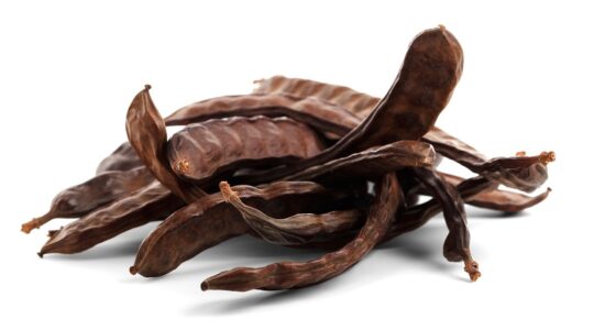 La carruba, l’alimento che può sostituire il cacao