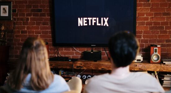 Spopola su Netflix questa serie imperdibile dal Regno Unito che sta facendo ridere il Mondo