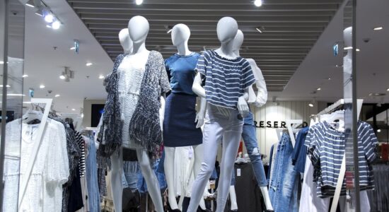 I vestiti nuovi vanno lavati prima di usarli?