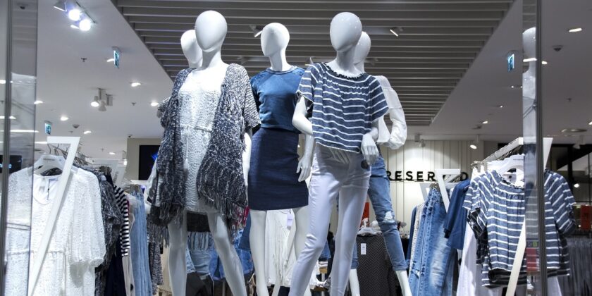 I vestiti nuovi vanno lavati prima di usarli?