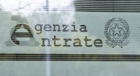 Attenzione a questo bonifico sul conto corrente perché possono scattare i controlli dell'Agenzia delle Entrate -proiezionidiborsa.it