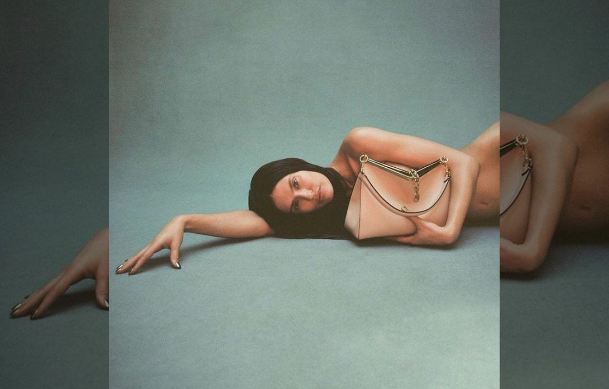 Bianca Balti con la Vela bag di Etro-foto da Instagram
