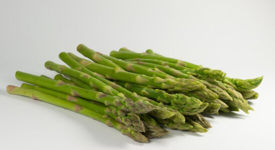 Come cucinare gli asparagi freschi-proiezionidiborsa.it