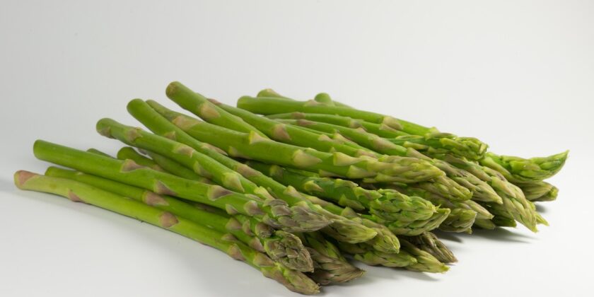 Come cucinare gli asparagi freschi-proiezionidiborsa.it