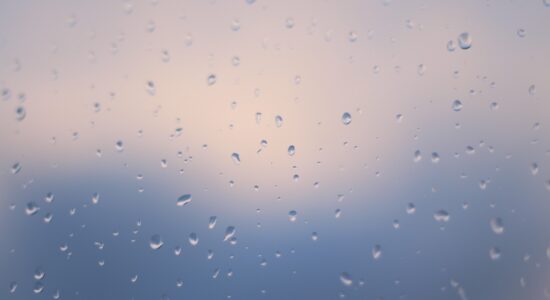 Come eliminare le macchie di acqua dura da legno, vetri e acciaio-proiezionidiborsa.it