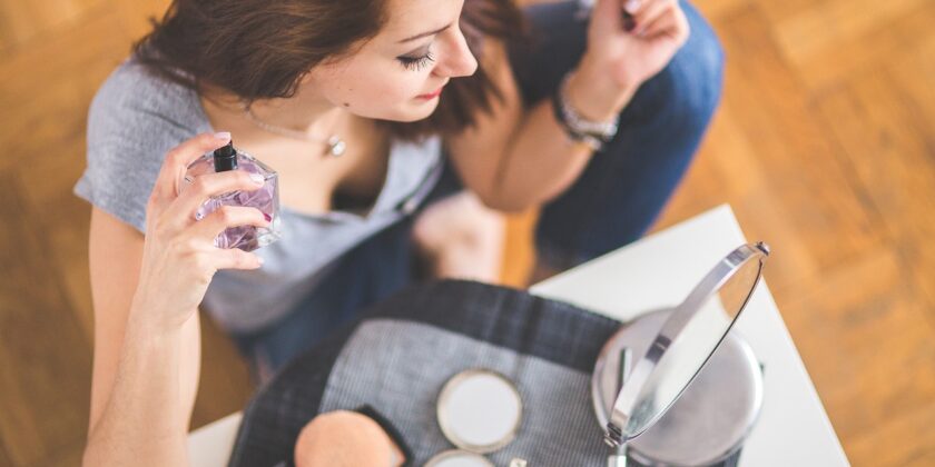 Come far durare il profumo più a lungo e lasciare la scia-proiezionidiborsa.it