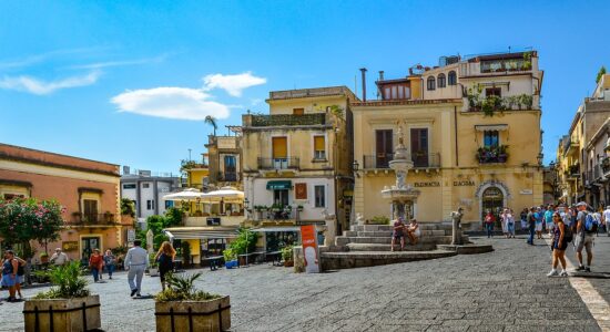 È questa la riviera in cui comprare casa a meno di 50.000 €-foto di Taormina-proiezionidiborsa.it