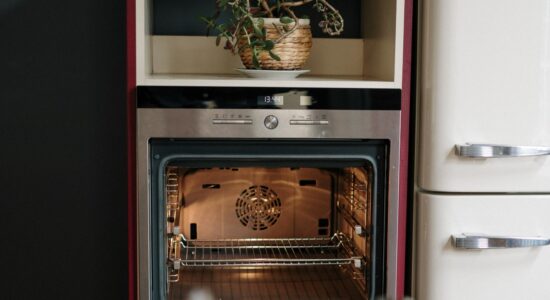 Forno pulito e disincrostato senza fatica