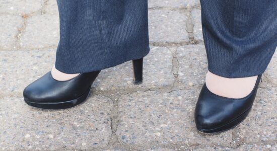 Gambe lunghe come un'autostrada con questi pantaloni estivi leggerissimi-proiezionidiborsa.it
