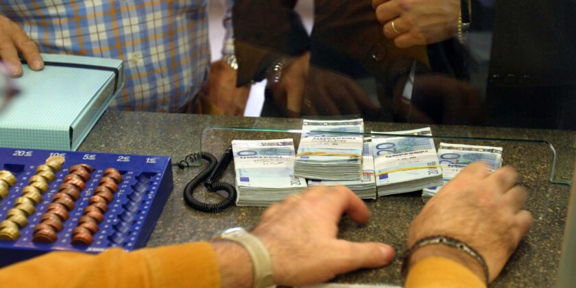 Guai a fare adesso questo errore se si hanno tra 10.000 euro e 20.000 euro sul conto corrente-proiezionidiborsa.it