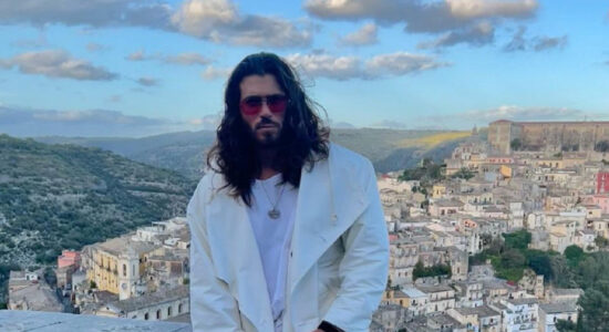 Hai provato a bere il buon caffè che ama Can Yaman
