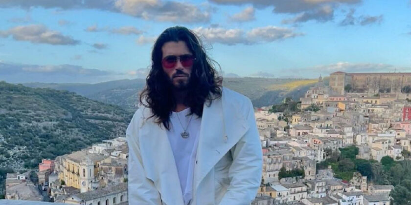 Hai provato a bere il buon caffè che ama Can Yaman