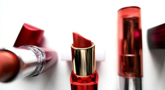 I rossetti che invecchiano il viso e segnano i difetti-proiezionidiborsa.it