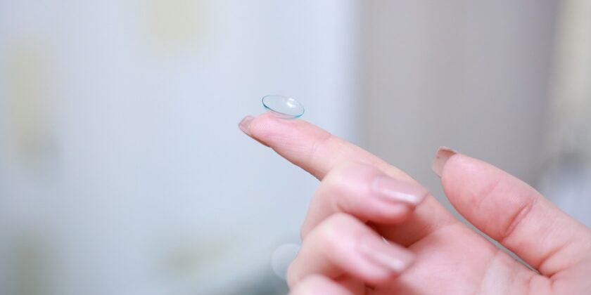 Il segreto per non rovinare il nostro make-up quando si portano le lenti a contatto-proiezionidiborsa.it
