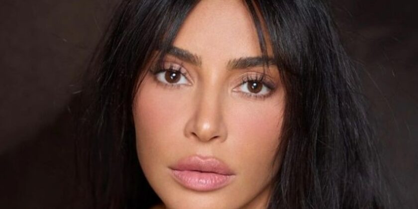 Il taglio perfetto per gestire i capelli in estate di cui si è innamorata Kim Kardashian